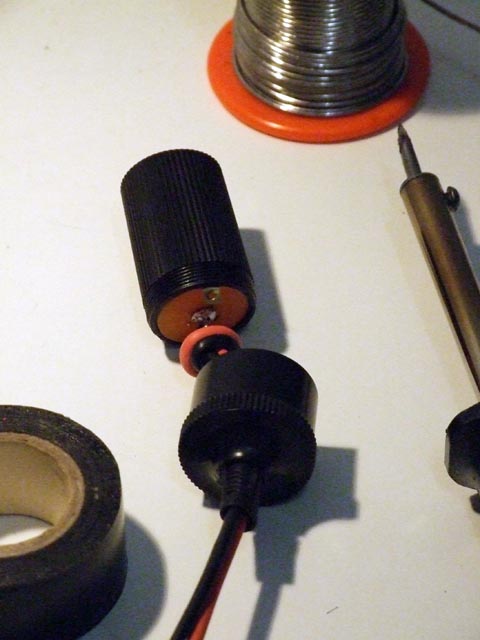 Installare sulla moto una presa per accendisigari - Il sito del fai da te