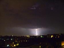 Le scariche atmosferiche possono provocare delle sovratensioni che a volte fanno scattare il salvavita