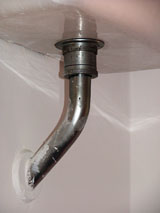 Tubo di uscita della cassetta di scarico del water