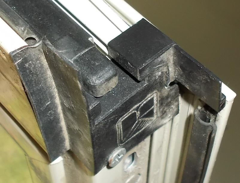 infissi vetrocamera elemento rotto basso DSCN2420_2.JPG