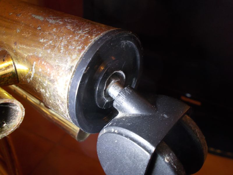 mobile tv letto ruota DSCN4114_2.JPG