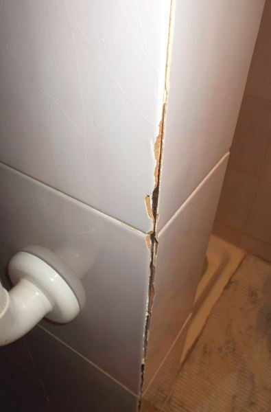 lavanderia mattonelle doccia DSCN4147_2.JPG