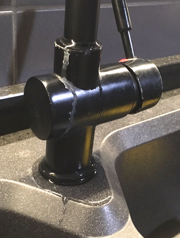 rubinetto cucina.JPG