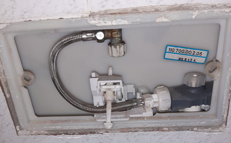 Cassetta bagno.jpg