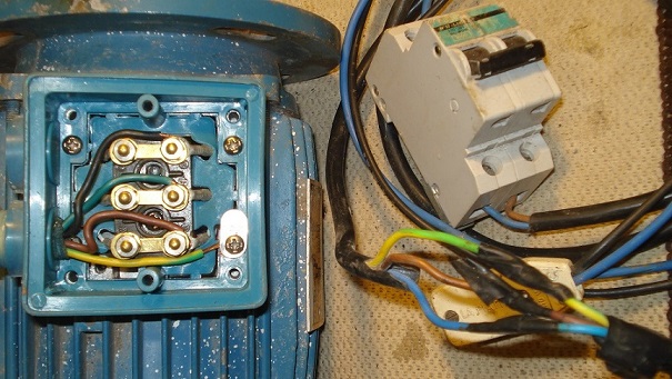 Motore trifase 2 (1).JPG