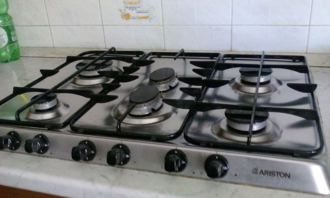 Piano cottura  Ariston.jpg