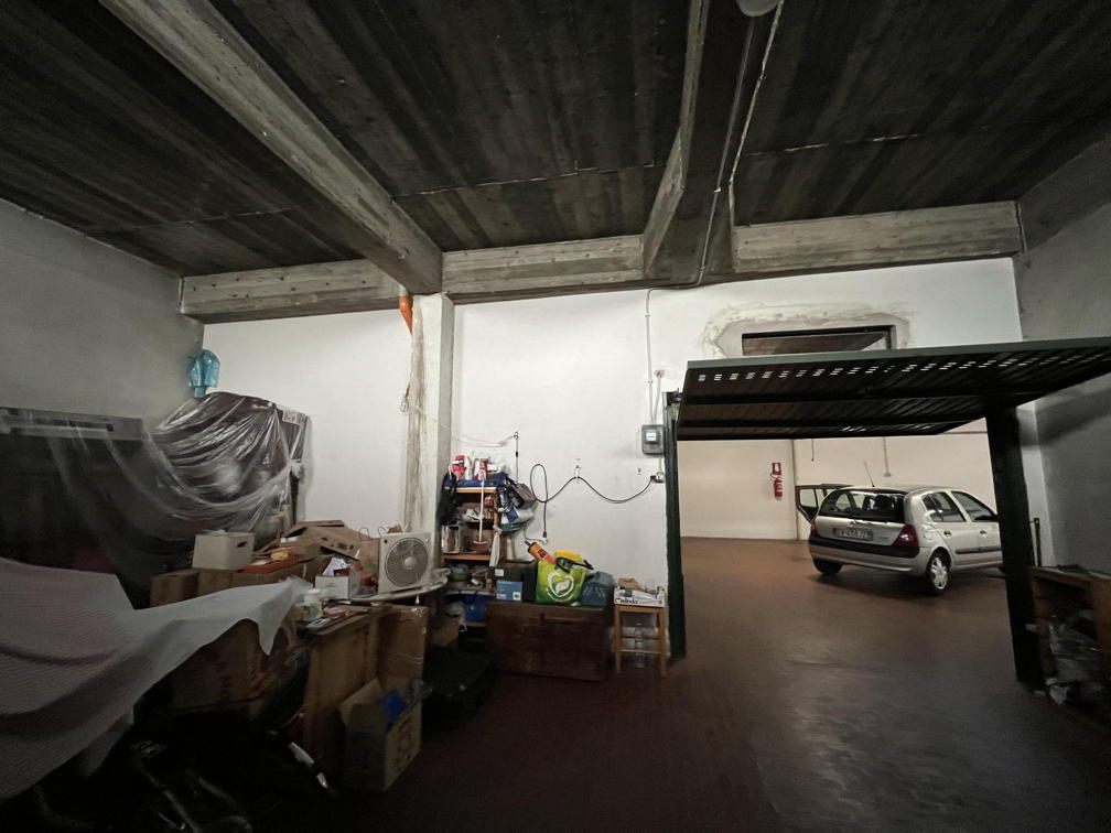 LATO LUNGO DA CUI SI ENTRA NEL BOX