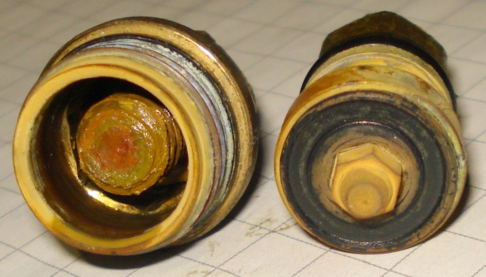 lavanderia lavatoio vitone smontato DSC01012_2.JPG