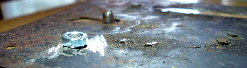 serratura soluzione vite1-dado2 DSC01176_2.JPG