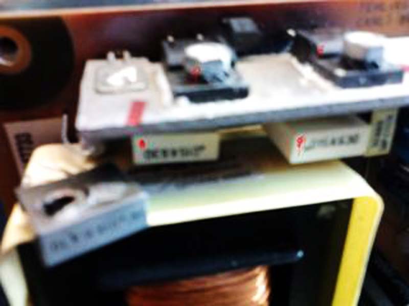 Detail of the components that have been replaced in the TV