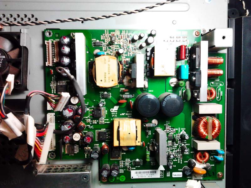 Detail of the 4 replaced electrolytic capacitors