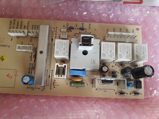 Scheda di controllo di una lavatrice moderna