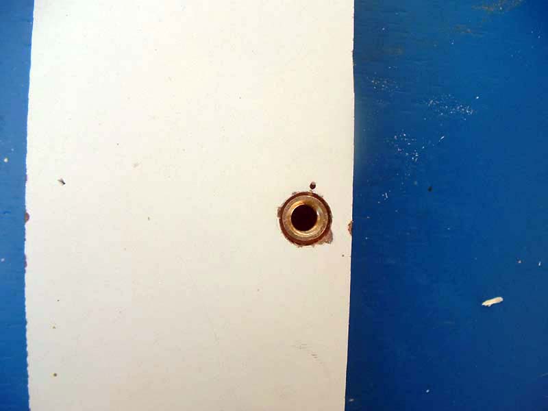 preparazione del foro per inserire il perno della giunzione preparazione del foro per inserire il perno della giunzione