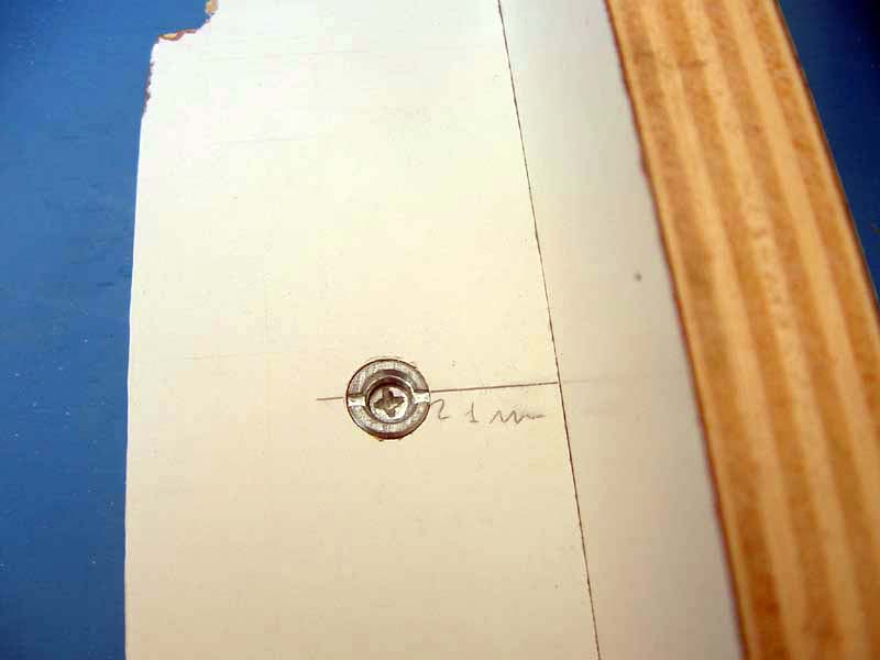 Stringiamo la giunzione girando il barilotto con un giravite Stringiamo la giunzione girando il barilotto con un giravite