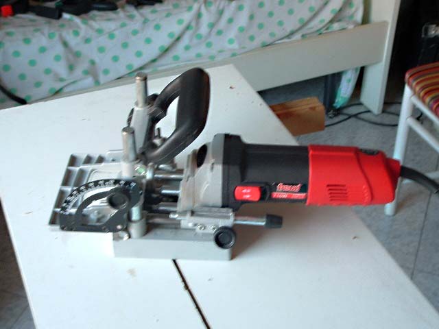 Spinatrice elettrica per giunzioni del legno a spinatura Spinatrice elettrica per giunzioni del legno a spinatura