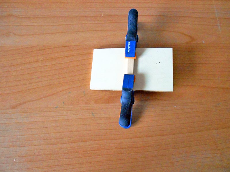 Construction phase of a jig for the assembly of snap hinges Construction phase of a jig for the assembly of snap hinges