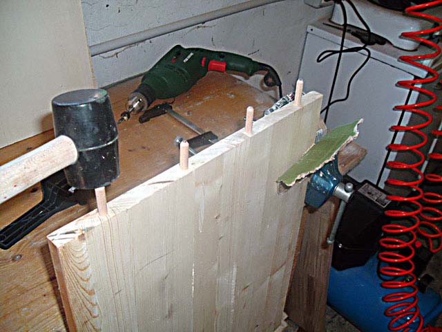 We insert the pins using a rubber hammer We insert the pins using a rubber hammer