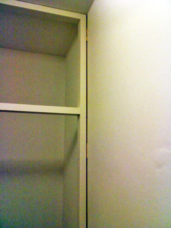 Assembling the frame to the wall Assembling the frame to the wall