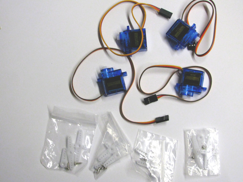 Per il movimento del braccio meccanico 4DOF avremo bisogno di 4 Mini-Servo MG90S Per il movimento del braccio meccanico 4DOF avremo bisogno di 4 Mini-Servo MG90S