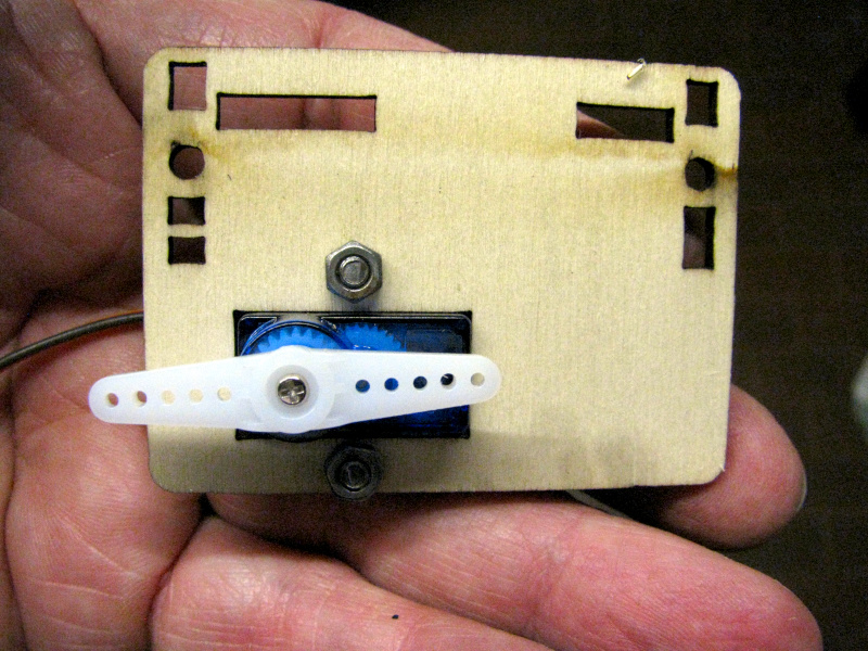 Detail of the robotic arm elevation control servo mounting Detail of the robotic arm elevation control servo mounting