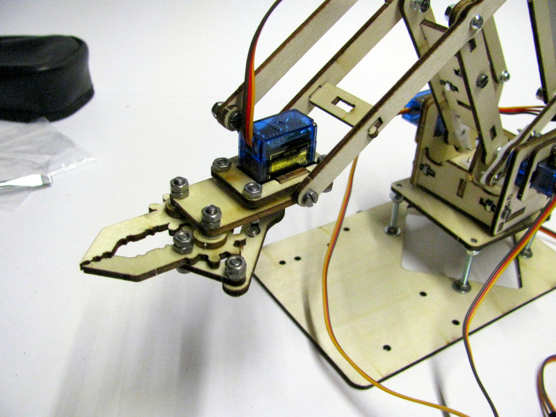 The assembled 4DOF robotic arm The assembled 4DOF robotic arm