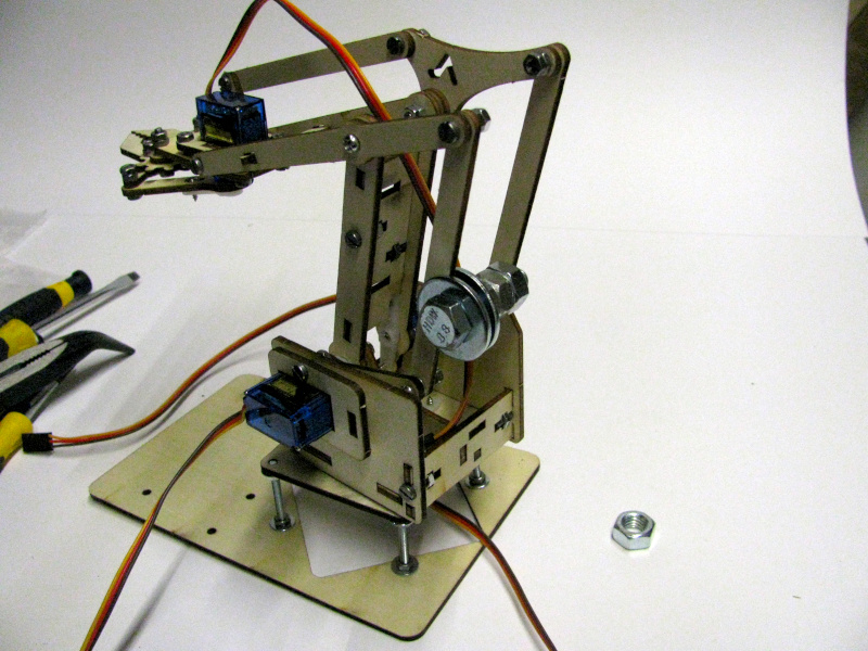 I used an M10 screw with some nuts as a counterweight to balance the weight of the caliper I used an M10 screw with some nuts as a counterweight to balance the weight of the caliper