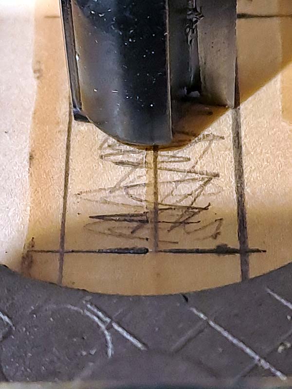 Positioning the cutter on the mortise pattern Positioning the cutter on the mortise pattern