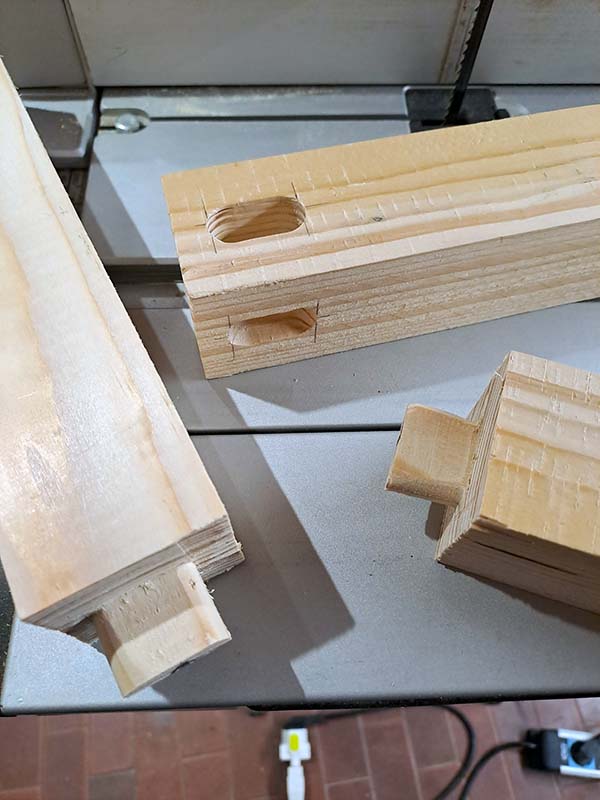 Test making the mortise using the jig Test making the mortise using the jig