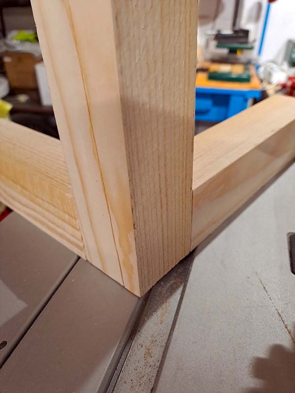 Test assembly of interlocking joints external view Test assembly of interlocking joints external view