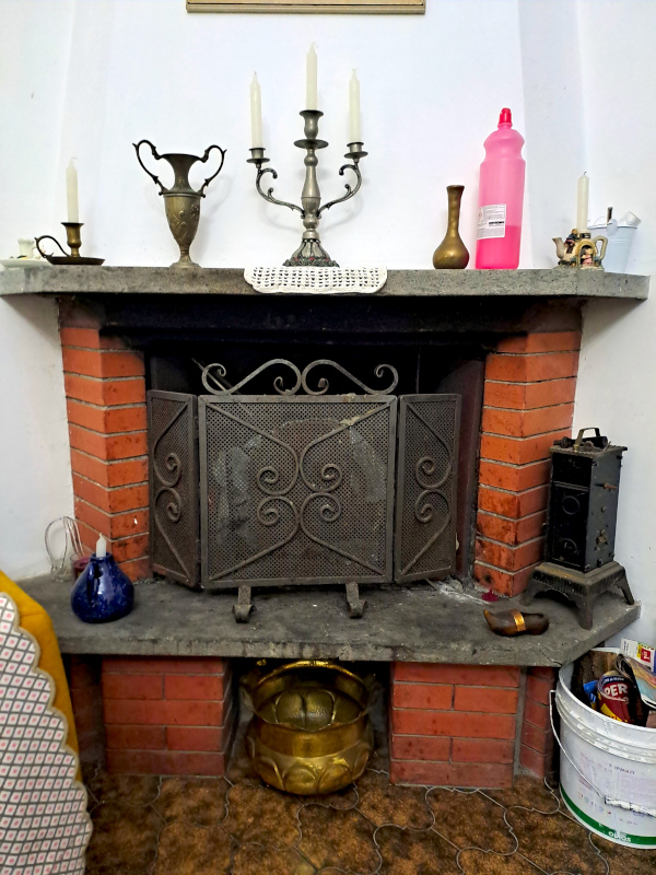 Il caminetto rischia di far entrare dalla canna fumaria fumo e fuliggine