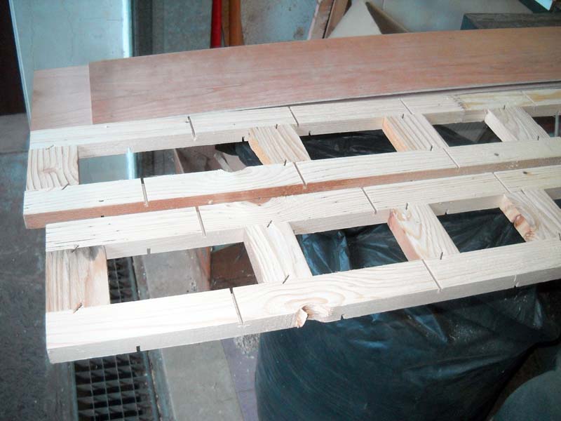 Preparing the honeycomb structure with wooden strips