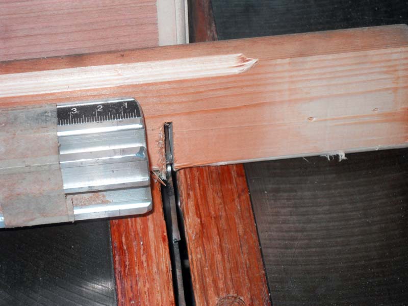 Using the martyr piece of wood to prevent wood chipping