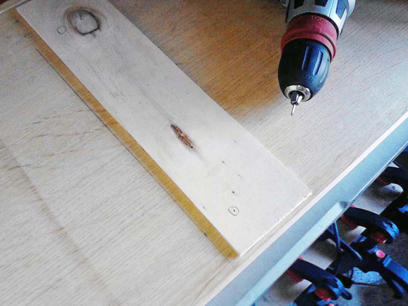 Utilizzo della dima per le guide dei cassetti