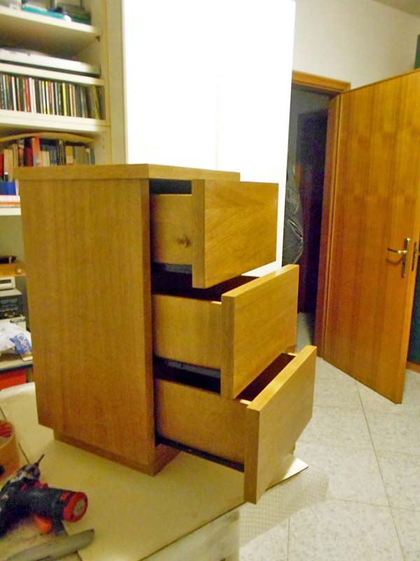 Effetto finale del comodino montato e finito