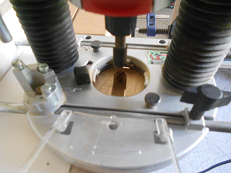 Per fare le mortase ho utilizzato un jig autocostruito