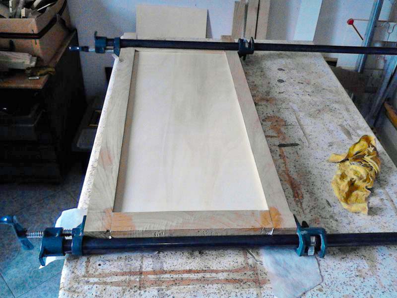 Completamento del fianco della credenza