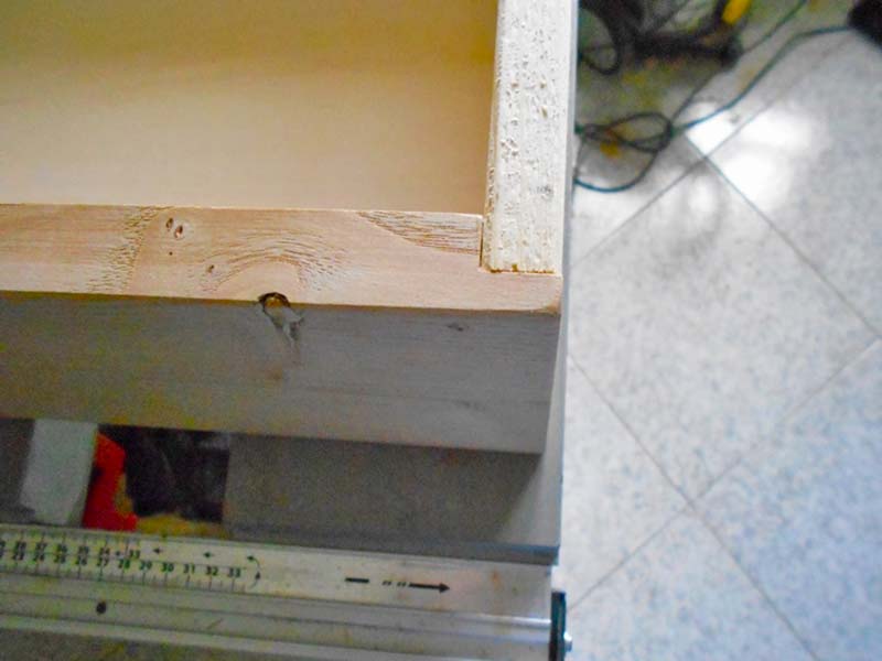 Incastro del frontalino con il fianco del cassetto