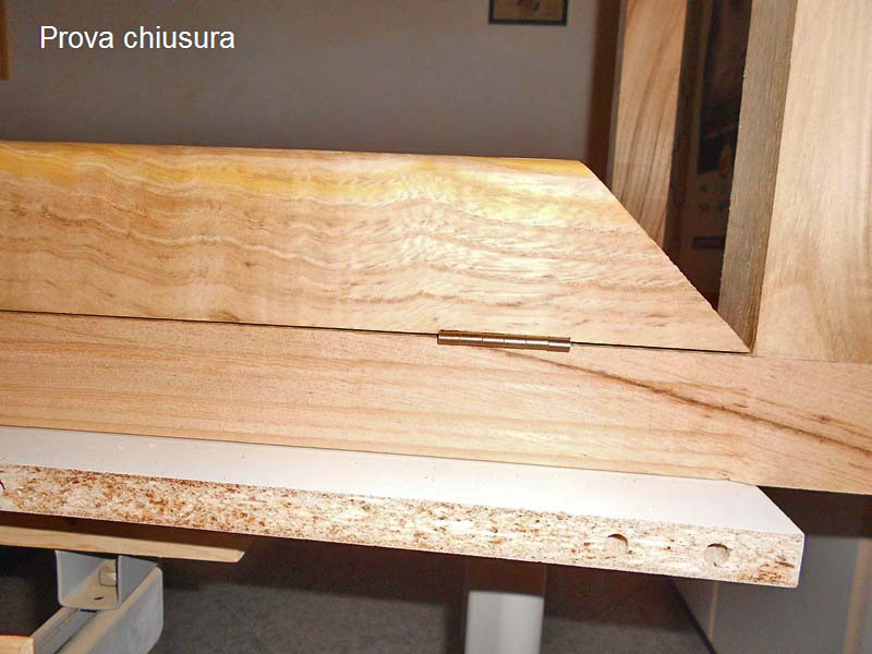 Prova di montaggio delle cerniere