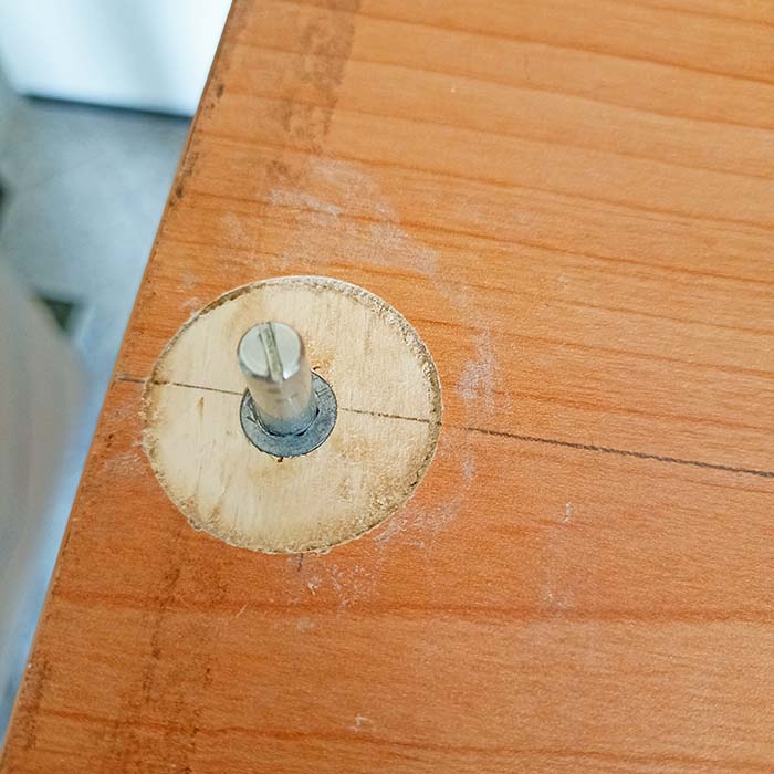 rimontare il perno filettato nella propria sede