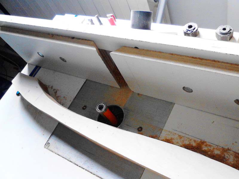 Con la fresa cilindrica a cuscinetto ho potuto rifilare l'eccedenza Con la fresa cilindrica a cuscinetto ho potuto rifilare l'eccedenza