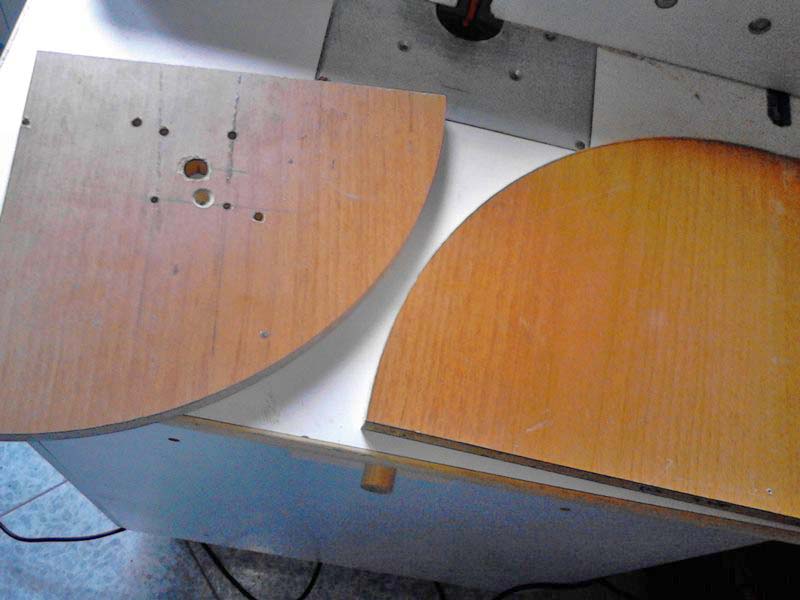 Taglio delle due semiguide necessarie alla preparazione della dima Taglio delle due semiguide necessarie alla preparazione della dima