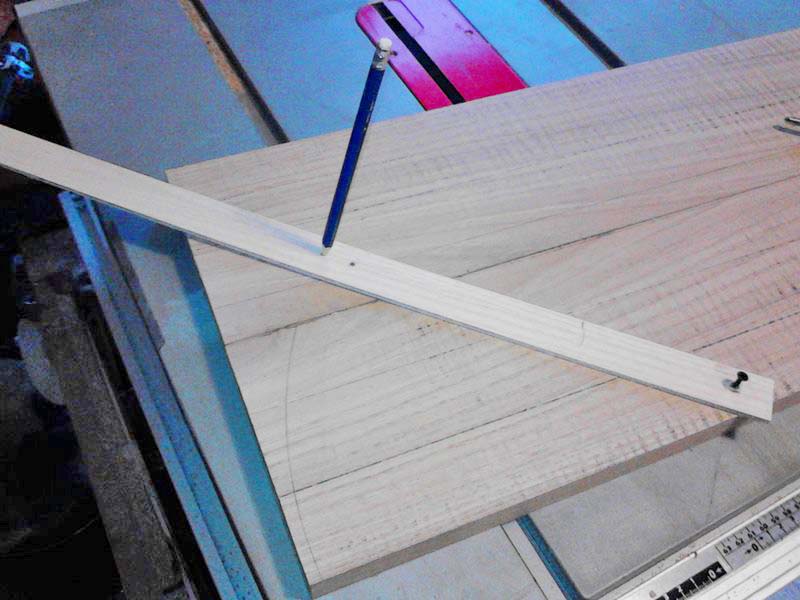 marcatura del semicerchio da tagliare per il piano marcatura del semicerchio da tagliare per il piano