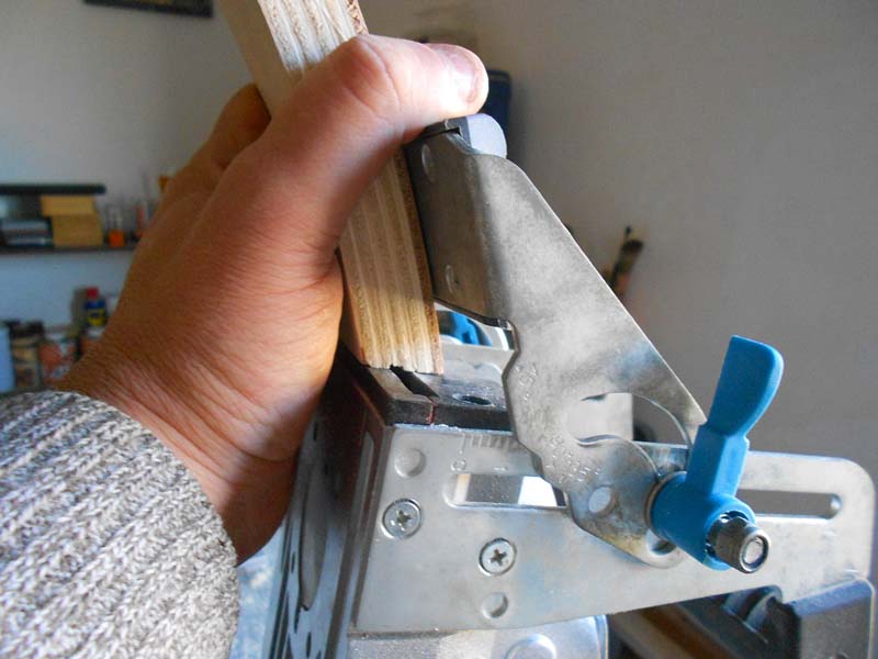 Predisposizione della fresatrice lamellare per i tagli sulle semifasce Predisposizione della fresatrice lamellare per i tagli sulle semifasce