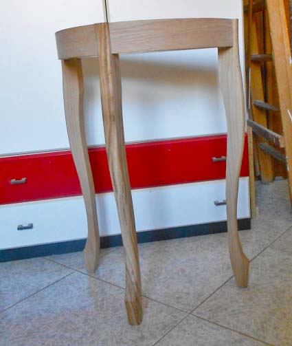 Base del tavolinetto completata (2) Base del tavolinetto completata (2)