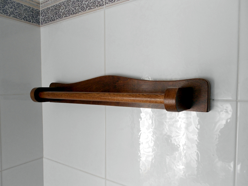 Effetto finale del porta asciugamani dopo la finitura