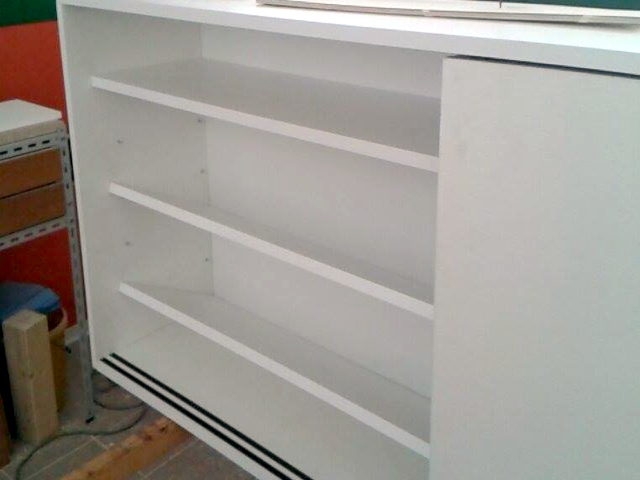 Mensole reversibili inclinate Le mensole inclinate mostrano come sia possibile recuperare spazio all’interno del mobile