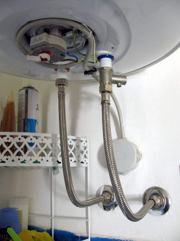 Quando lo scaldabagno è rumoroso e fa poca acqua calda bisogna procedere con la manutenzione